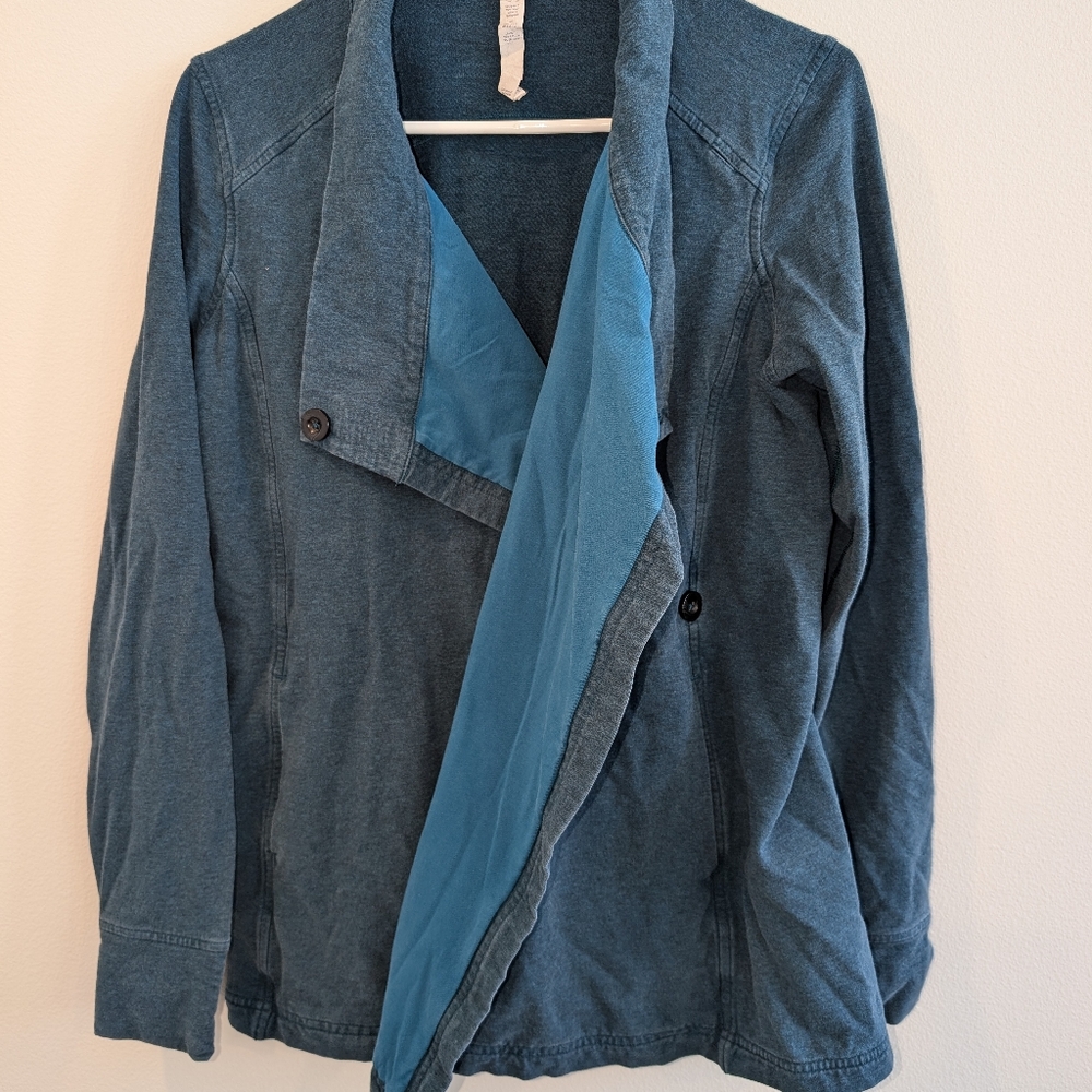 Lululemon Athletica Coast Wrap